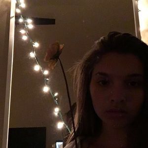 Meet your Posher, Alexis